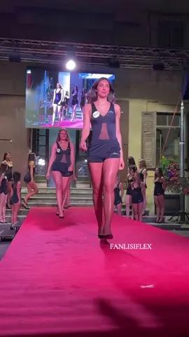 #model #hermosa #madeinitaly🇮🇹👗 #fanlisiflex #suscribete 