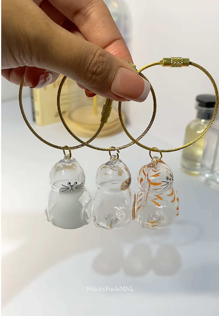 A tiny keepsake with a huge meaning. 🐾🥹💕 #petkeepsake #furbabyforever #catsoftiktok #petloversgift #petkeychain #furparentsmustbuy #fyp 