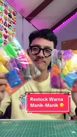 Semua stock warna manik-manik udah terisi ulang. Sekarang gue siap untuk bikin gantungan kunci nama dan emoji lagi. Ayo! Siapa selanjutnya?! ☝🏼😜 #perlerbeads #minibeads #serunyabelajar #foryou 