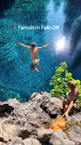 Awesome to watch this 50ft jump into the bluest natural pool I’ve ever seen, but PSA the water is extremely cold 🥶 38F/3C, and the shock can cause you to lose muscle control. There’s an easier access point a steep scramble on the side to a ledge you can walk into the pool. #cliffdiving #bend #nature #exploring #waterfalls 