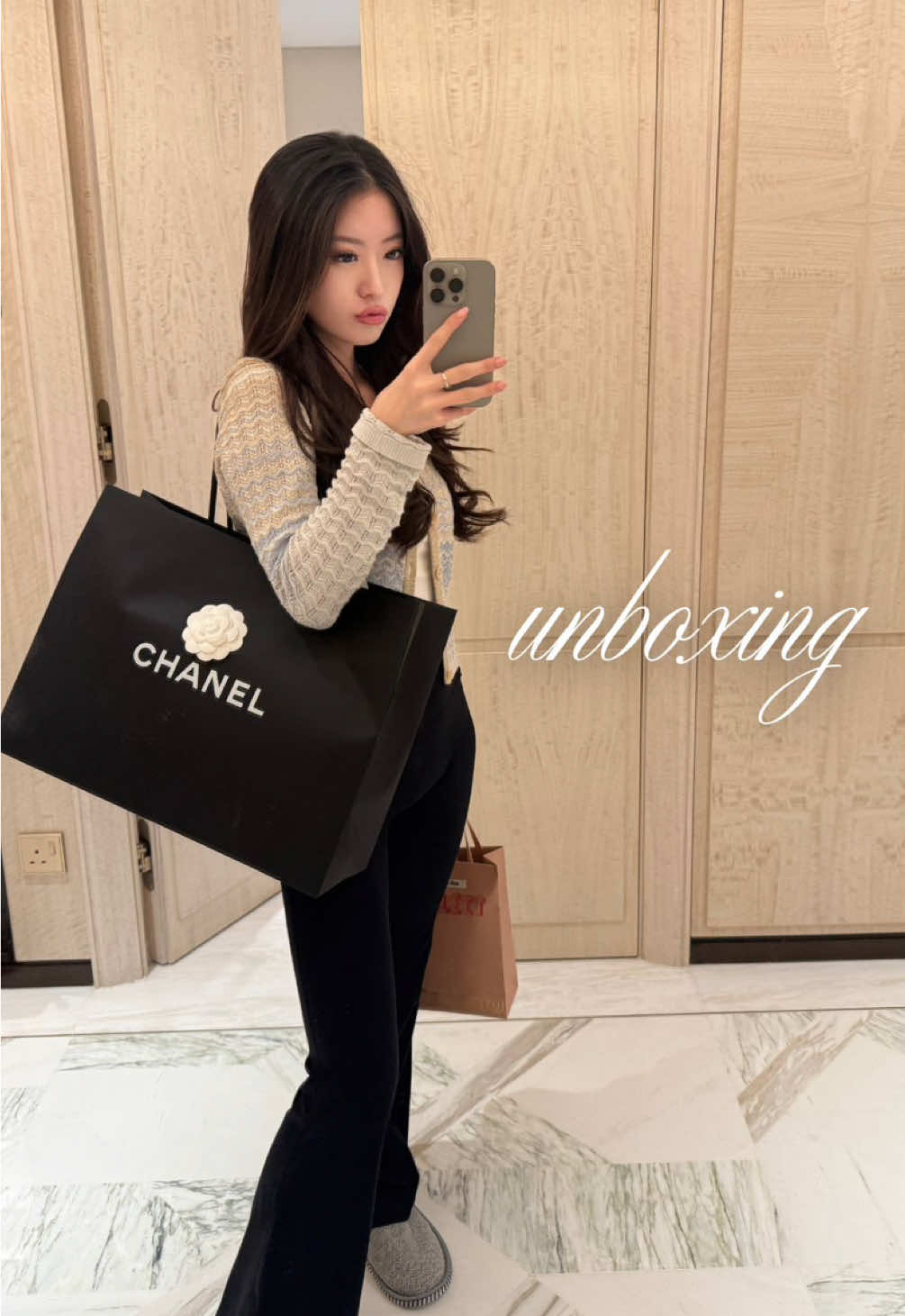 Finally checked this off my wishlist! A well-deserved self reward 🖤 #chanelkelly #unboxing 