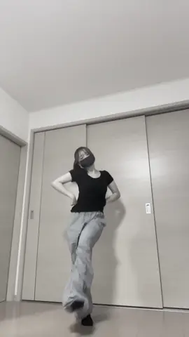 ILLIT先生 / jellyous🍭  難しい振りを更新し続けるILLIT先生。。#illit #jellyous #08 #fypシ゚ #dance 