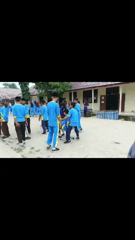 Membangun masa depan dengan kasih sayang dan perhatian, sekolah ini adalah rumah kedua bagi anak berkebutuhan khusus.#nisa #manis #kepalasekolah #gurubk #persahabatan 