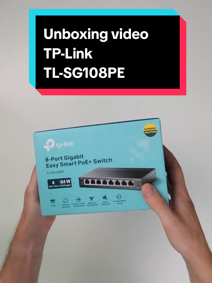Unboxing | TP-Link TL-SG108PE #unboxing #tplink link #switch #poe #fy #fyp  Wil je je netwerk netjes uitbreiden zonder veel poespas? Vandaag unboxen we de TP-Link TL-SG108PE. Een compacte desktop switch met acht gigabit-poorten, waarvan vier met PoE. Dat betekent: stroom en data over één kabel, handig voor access points, IP-camera’s of VoIP-telefoons. Geen extra adapters meer nodig, gewoon aansluiten en klaar. Ideaal voor thuis of kleine kantooropstellingen.