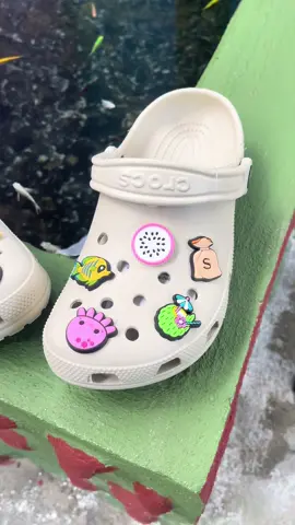 Jibbitz လေးလက်ဆောင်ယူပါ အခုတပ်ပြထားတဲ့ jib 10ခုပါ တစ်ဆက်ပေးမယ်နော် ❤️ ကြိုက်ရာမန့်လို့ရပါတယ် 10ယောက်မြောက်မန့်ဦးသူယူပါ❤️ #fyp #etonlinehouse #crocs 
