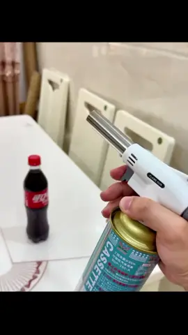 botol bisa jalan habis di panasi#fyp #viral #cocacola #jalanjalan 