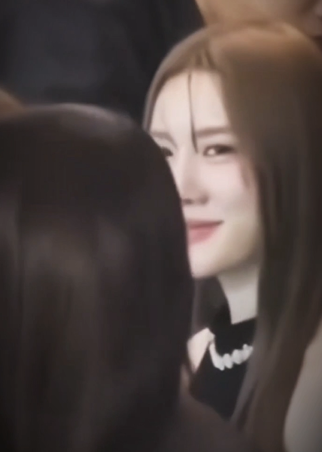 orm : คุณไม่มีสิทธิ์  ling ling : OK จบแล้ว😅 เป็นคนหล่อก็เหนื่อยหน่อย สาวๆรอไปก่อนคิวยังหยุดที่ 0000 #lingorm #linglingkwong #ormkornnaphat #orm #หลิงออม #หลิงหลิงคอง #ออมกรณ์นภัส 