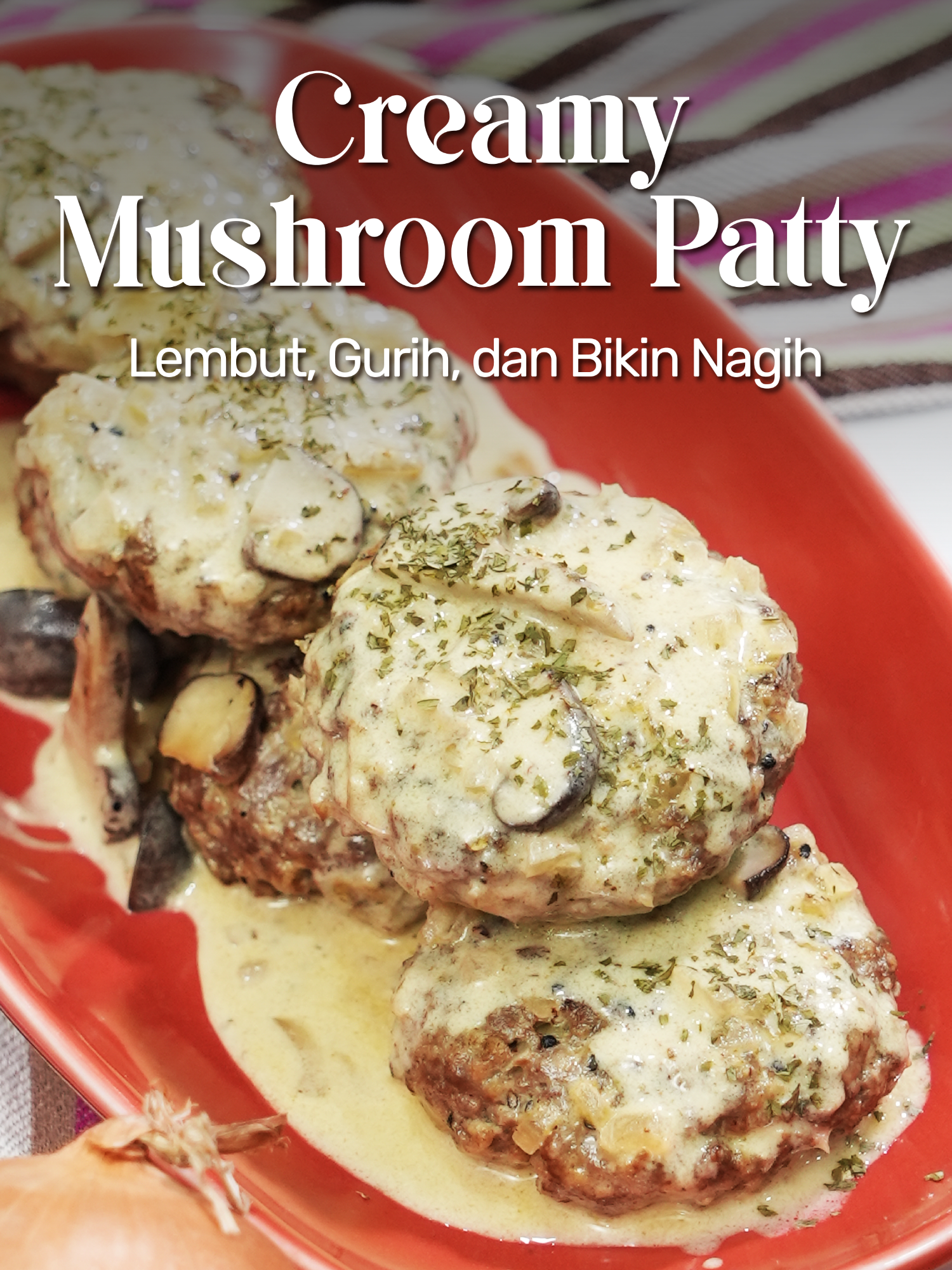 Perpaduan daging patty yang juicy dengan saus jamur creamy yang gurih bikin menu ini cocok banget jadi comfort food favoritmu. Bisa disajikan dengan nasi, kentang tumbuk, atau roti panggang. Mudah dibuat dan rasanya fancy banget! 🤤💯 Yuk cobain sendiri di rumah, resep lengkapnya ada di video ya! Bahan : 500 gram daging sapi giling 1 sdm bawang bombai parut 1 sdm bawang putih bubuk 1 sdt kecap inggris 1 butir kuning telur 3 sdm tepung roti Garam dan lada secukupnya 1 sdt kaldu bubuk ½ sdt bubuk cabai Bahan saus : 200 gr jamur champignon (iris tipis) 2 sdm mentega 1/2 bombai (cincang halus) 200 ml cooking cream/susu kaldu bubuk, garam dan lada hitam 1/2 sdt mustard 1 sdt keju parmesan Cara membuat : 1. Masukkan semua bahan ke dalam wadah. 2. Aduk dengan tangan (jangan terlalu lama, cukup sampai tercampur rata). 3. Bentuk adonan bulat gepeng lalu panggang di teflon 4. Buat saus, Panaskan mentega di wajan, tumis bombai hingga transparan. 5. Masukkan jamur, tumis hingga layu dan mengeluarkan air. 6. Tuang cream, aduk rata. Tambahkan kaldu bubuk, garam, lada hitam, mustard, dan parmesan 7. Sajikan patty dengan guyuran saus mushroom #reseprumahan #masakanrumahan #masakpraktis #idebekal #kokikurecipe #mudahmurahmantap #resepmasakan #creamymushroompatty #mushroompatty #creamypatty