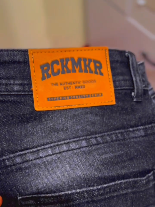 Jeans denim selvedge accent barley  #rockmaker #rockmakerdenim #rockmakercelanadenim #denimjeans #denim #jeans 