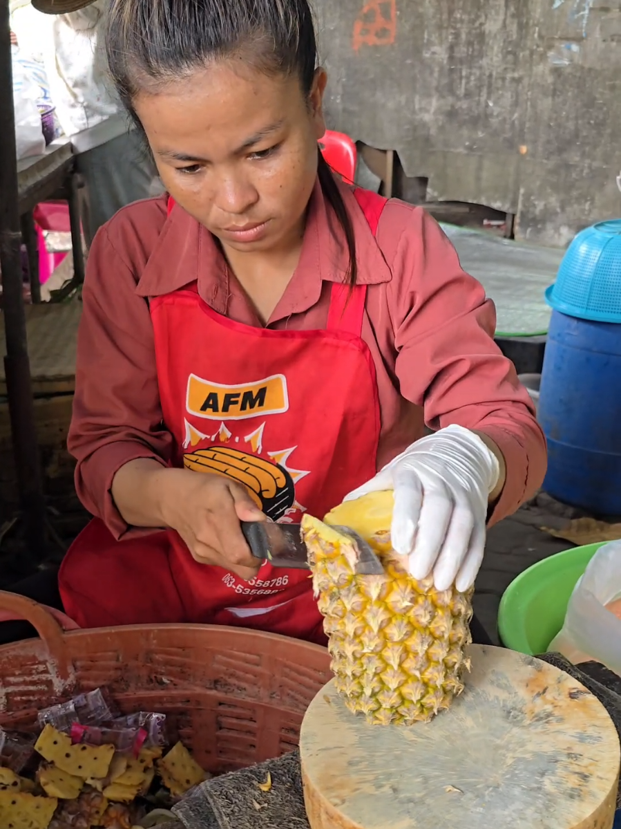 Only $1.5! Thai girl selling sweet pineapple - Fruit Cutting Skills - Thai Street Food #shortvideo #fyp #fy #fypage #fyp #you #foryoupage #shorts #viraltiktok 