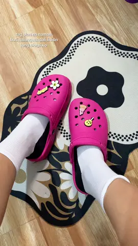 Perfect magsuot ng clogs ngayon tag ulan🌨️ #clogs #clogsslippers #clogsformen #clogsforwomen #slippers #fyppppppppppppppppppppppp #fypage #fypシ゚ 