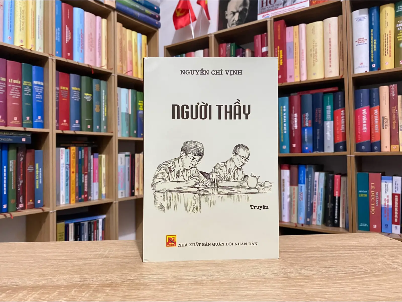 Câu chuyện về Thiếu tướng tình báo Đặng Trần Đức (Ba Quốc) được người học trò xuất sắc nhất là Thượng tướng Nguyễn Chí Vịnh kể lại… _____ Nhà xuất bản: NXB Quân Đội Nhân Dân.  Năm xuất bản: 2025.  Số trang: 496. #mattransach #thuongtuongnguyenchivinh #nguyenchivinh #baquoc #s#sachs#sachhayb#BookTokb#booksf#fypf#foryouv#viralx#xuhuongx#xuhuongtiktokxh 