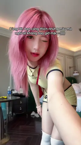 Xưa là ghét màu vàng, hồng, đỏ lắm đấy 😇 Fit check này trông thật summer vibe 🏖️ #tẻn #viral #fitchecks #OOTD #fyp #xuhuong #foryou 