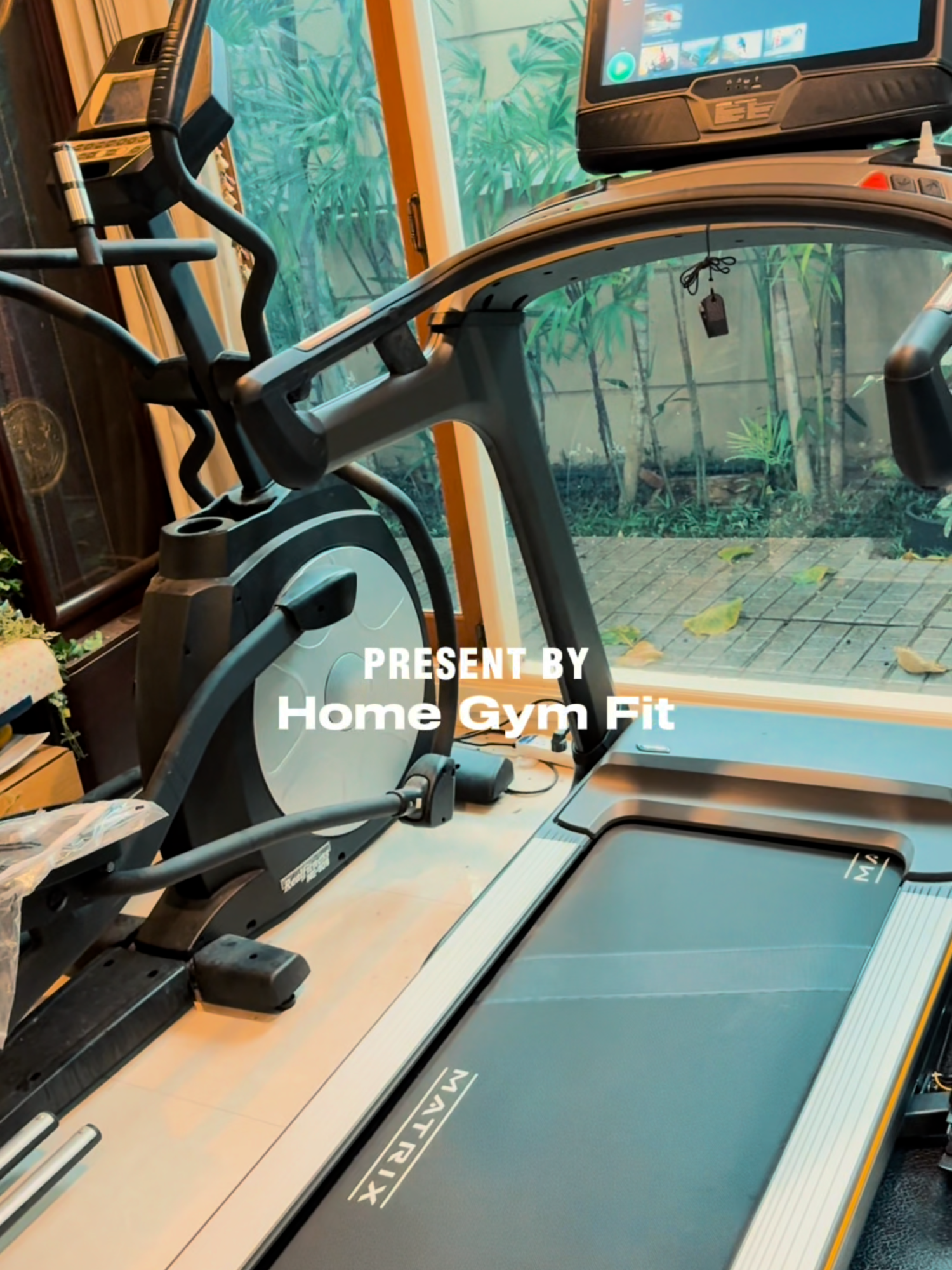 🏃‍♂️💨 ลู่วิ่ง MATRIX TF50 XUR คือคำตอบสำหรับคนที่ต้องการ HOME GYM ระดับ PRO!  ✨ เทพจริงที่ไหน? 🎯 จอ HD 22 นิ้ว ใหญ่ชัดสุดเทพ[4] 🎯 พื้นผิววิ่ง 20