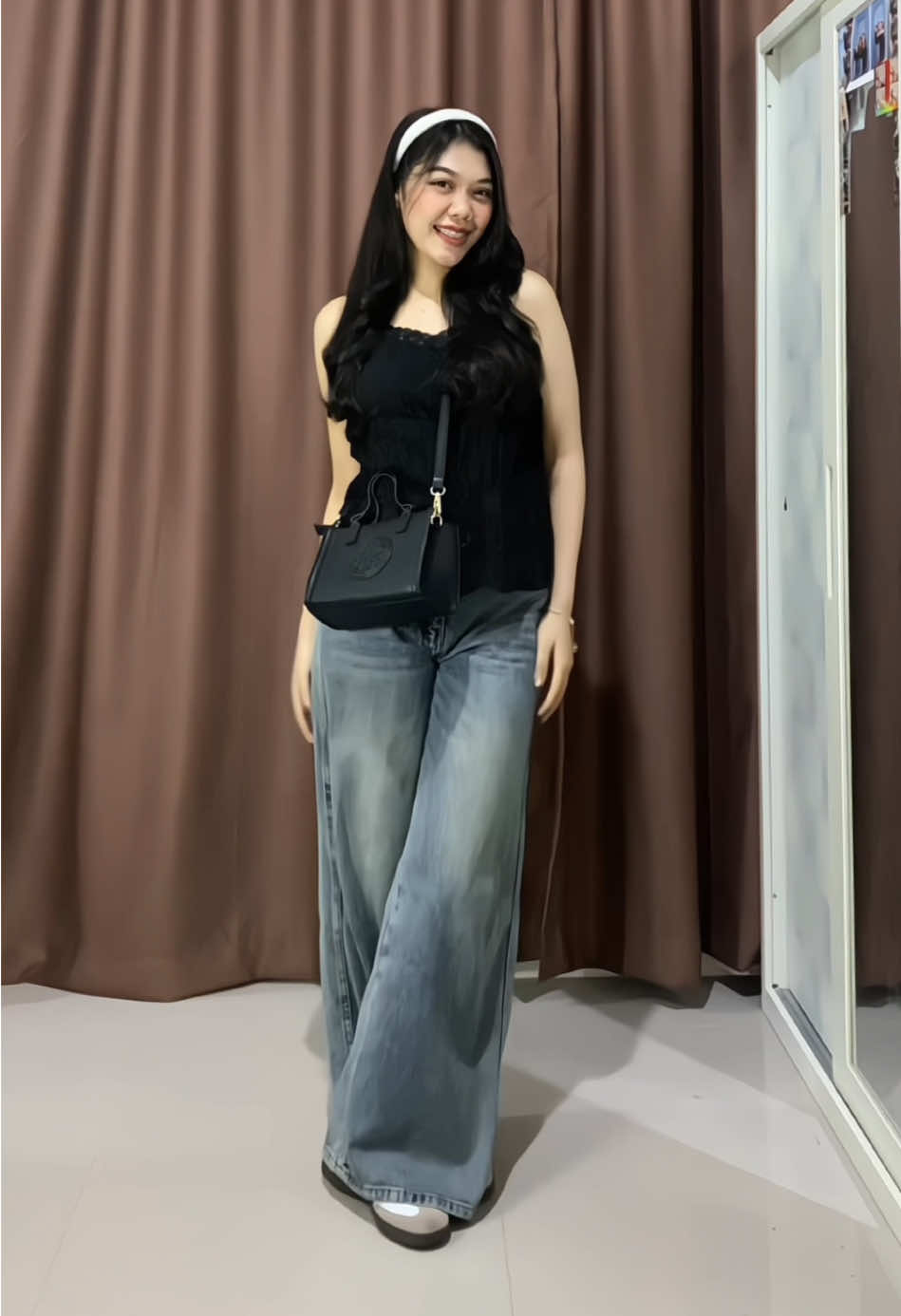 Gak perlu mahal untuk tampil stylish! Jeans ini pas buat OOTD harianmu. 👖 Cek detailnya di video, jangan sampai kelewatan! #JeansMurah #OutfitOfTheDay #jinisojeans #OOTD #jeans 