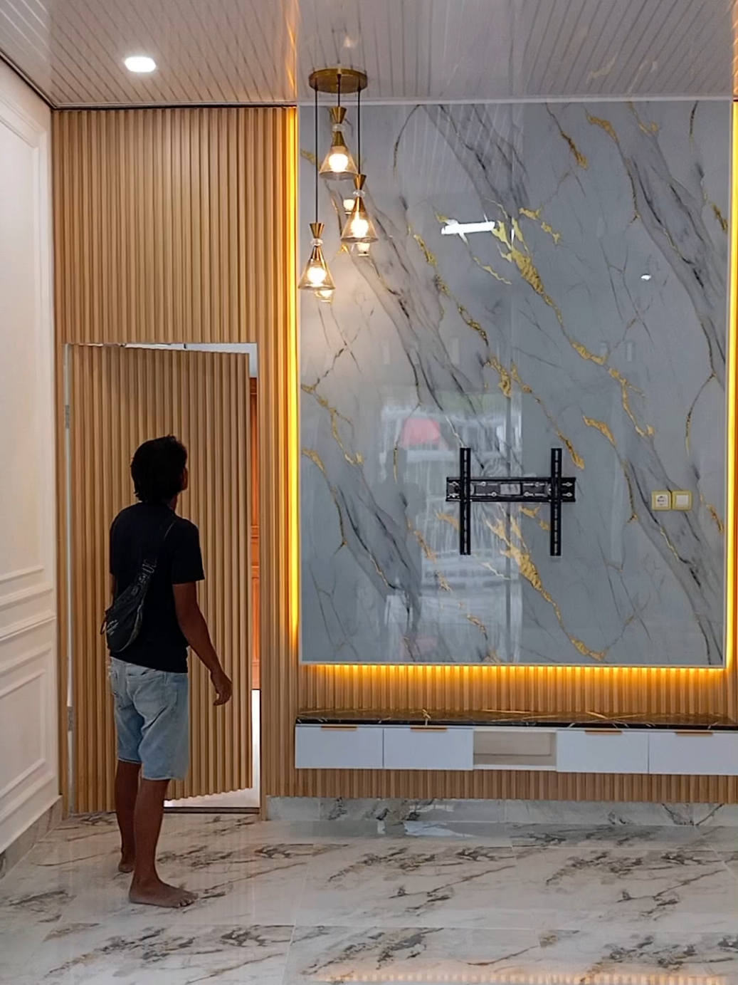 backdrop, moulding, Wall panel..  #plafonpvcaestetic #fyp #plafonrumah #plafongypsum #soloraya #klaten #klaten24jam #welderindonesia🇮🇩 #interiorrumah 
