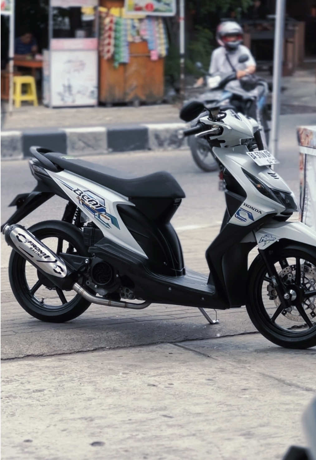 Putih Mempesona🤍 @FourtyNine  Exhaust FRONT1 RACING •Inlet 38 Mm •Out 45 Mm #beatkarbu #beatkarbumodifikasi #knalpotfront1 #front1racing #beatindonesia #beatkarbuindonesia #fyp #beatkarburoadace #beatkarbugank 