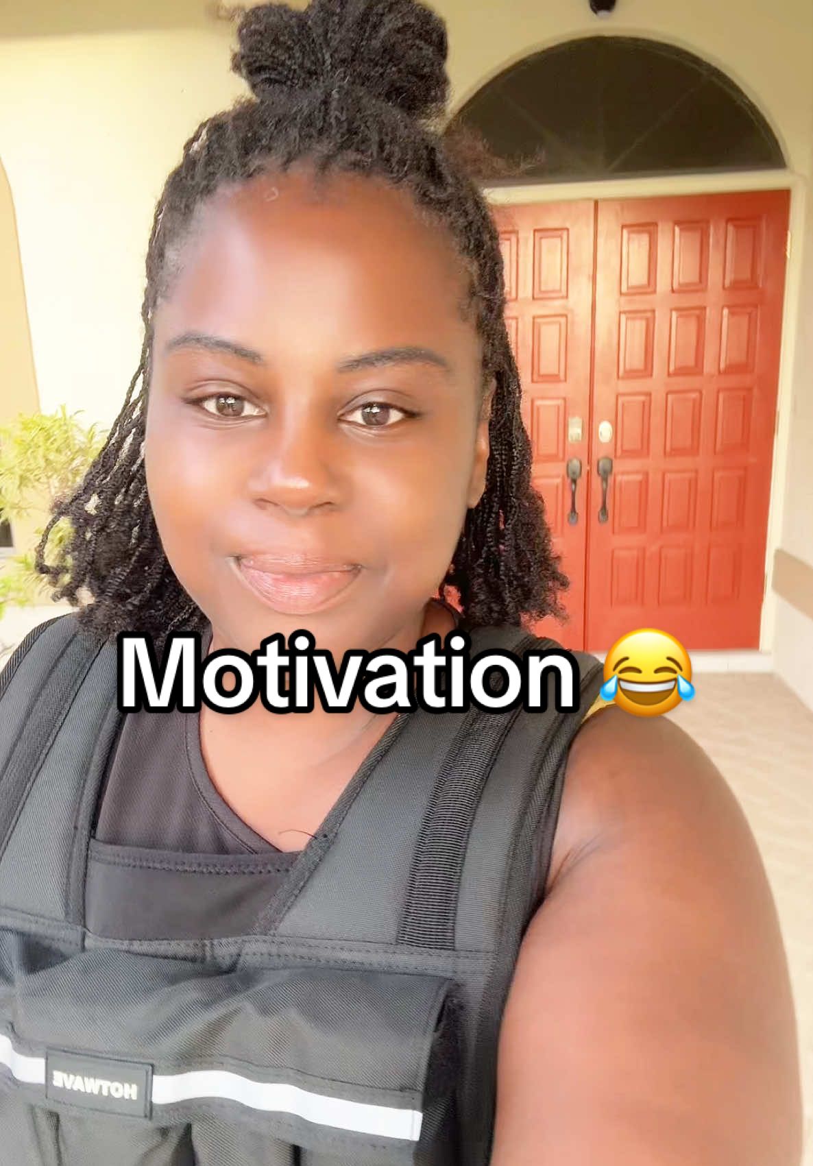 At least get up and scroll 😂 yes I’m talking to you #moveyourbody #hotgirlwalk #augustgoals #accountability 