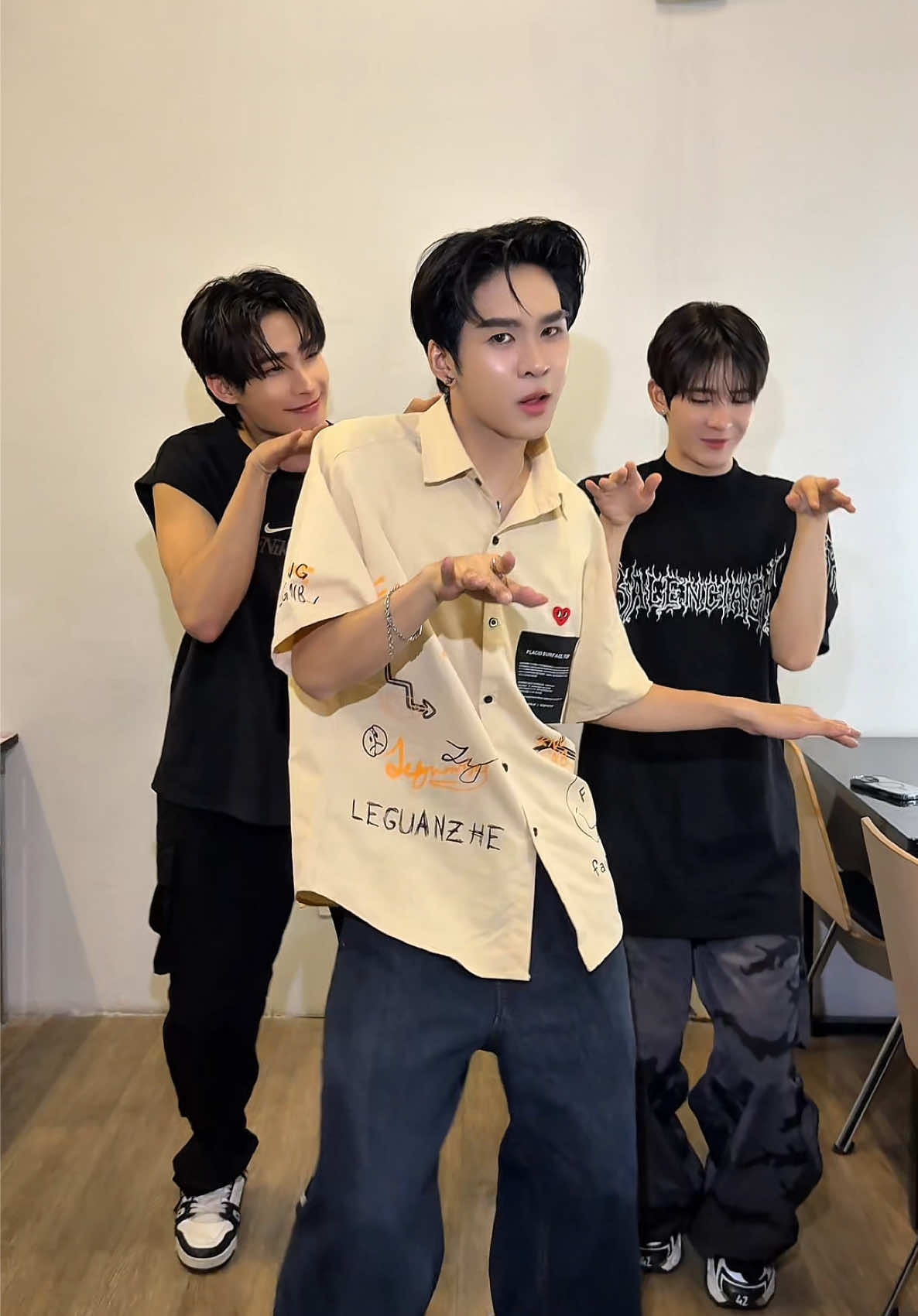 ใครชวนใคร ? 😅 #JAMESSU_DEXX #TUTOR_DEXX #AUAU_DEXX #DEXXth #DMDMUSIC [ @JS @krptt @auautnp ]