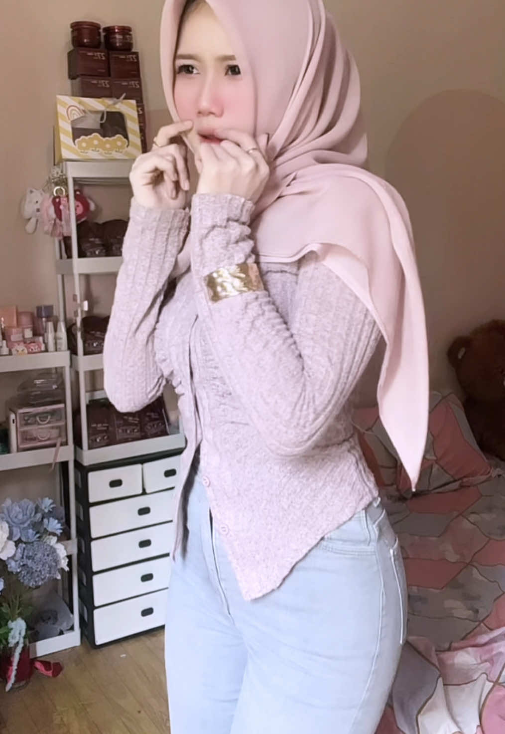 😡#fyp #fyp #4u #fypviralシ #sragen24jam #outfitideas #outfitinspo #solo24jamm #fyppppppppppppppppppppppp #moots?? #4u #jj