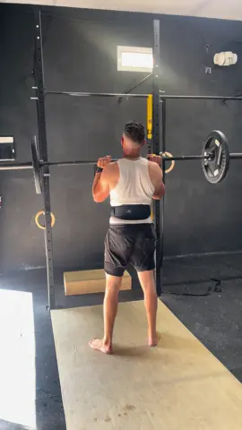 Ali 94kg - 8 reps (60kg) Khairou 78kg - 5 reps (60kg) Last set 📈📈#ofafitness  #sport #dz #dz #calistenia #gym #calisthenics #fit 