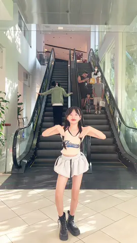 Buzz buzzz#hansuri #viralvideo #dance #xuhuongtiktok 