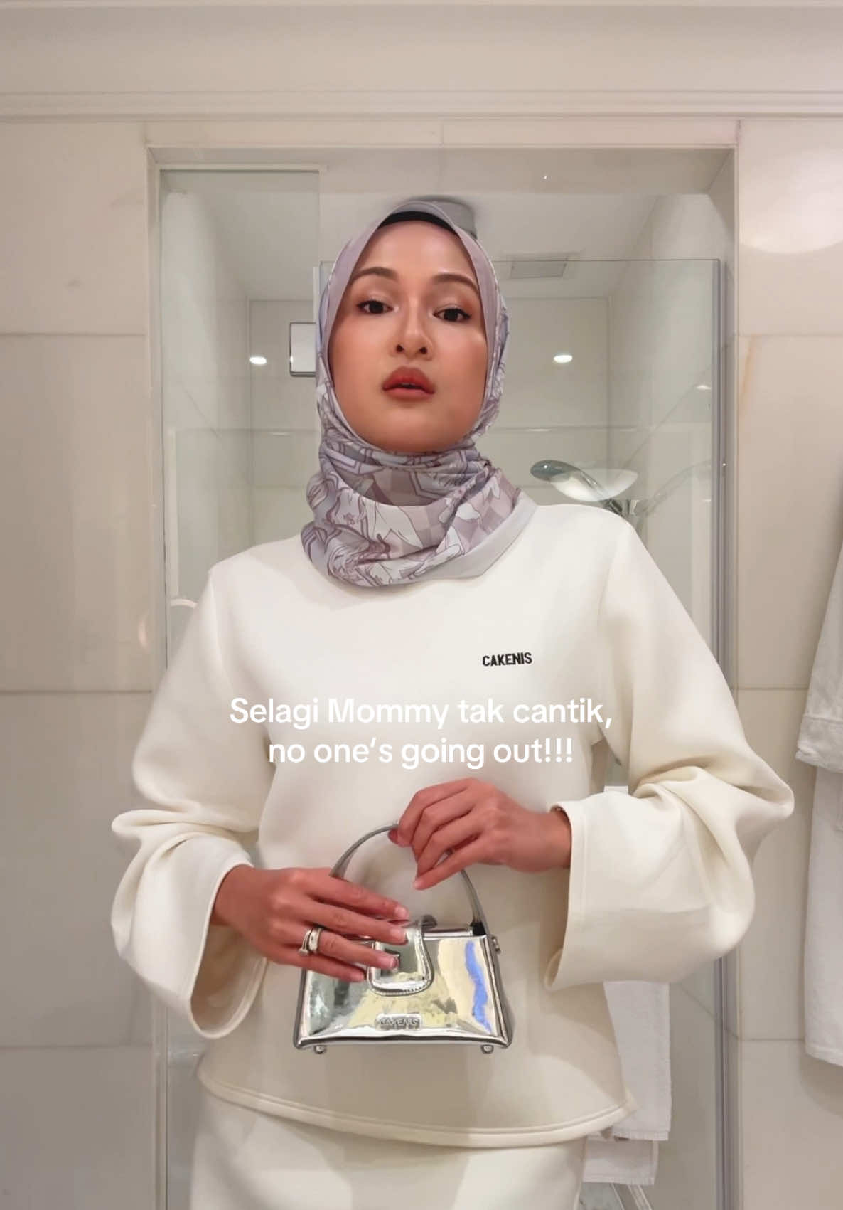 Which handbag do you like @shopcakenis 