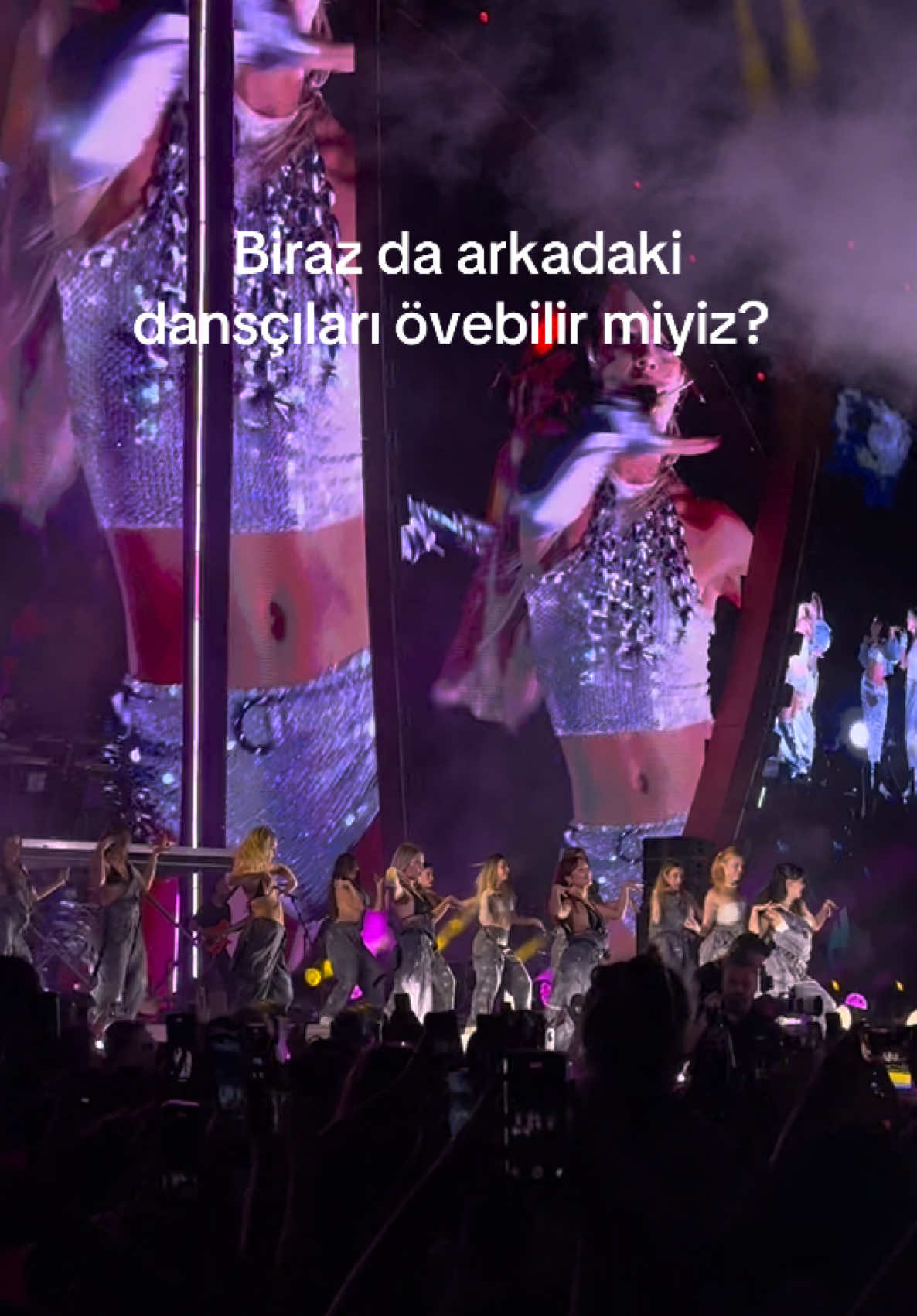 Harika değiller miydi? Ben bu kadar iyi dansçıyı bir arada hiç izlememiştim. 🥰🤍 #manifest #manifam #manifestkonser #istanbulfestivali 