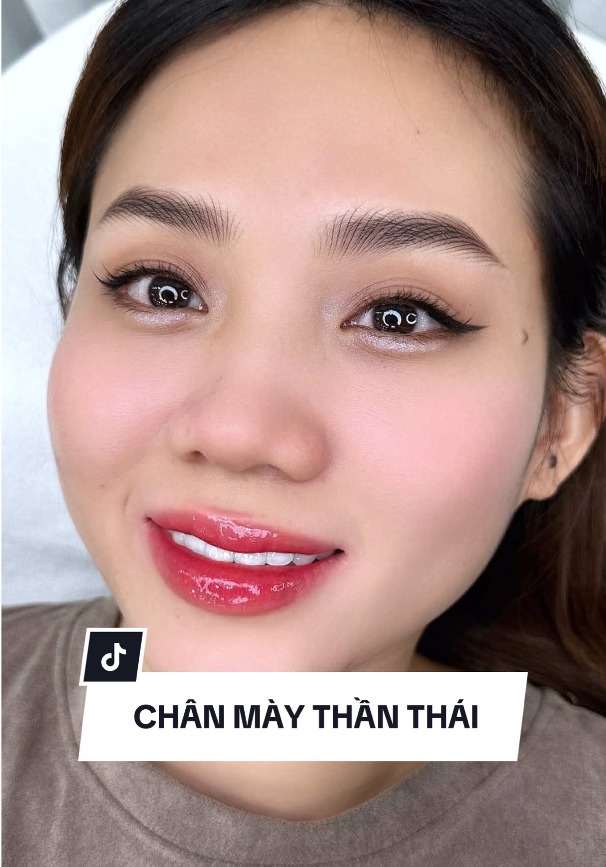 Chân mày thần thái!!! 