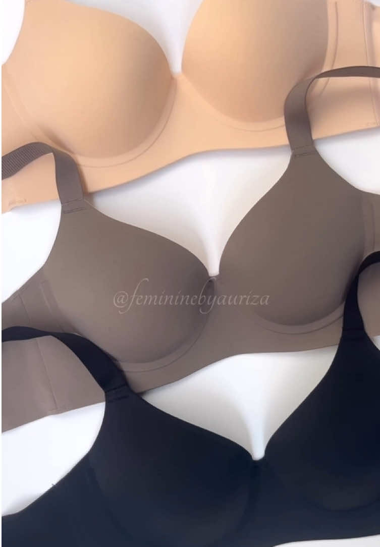 ✨ NOUVEAUTÉ ✨ Découvrez notre premier modèle de soutien-gorge ultra confortable et élégant ✨ •Disponible en 3 couleurs : Noir, Beige et Gris. •Disponible en plusieurs tailles également Prix : 5000f Prête à te sentir encore plus belle et bien dans ta peau ? Commande en DM #pourtoii #fyp #senegalaise_tik_tok #senegalaise_tik_tok🇸🇳pourtoichallenge 