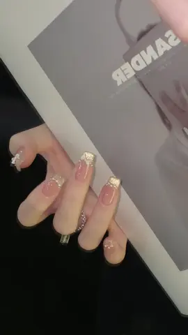 Nailbox tại elinail #nailhanoi #pressonnails #nailart #coffinnails #acrylicnails #nailsofinstagram #nailxinh 