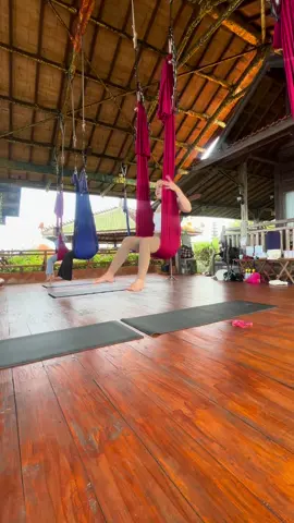 Luv this #yogatok #udarabali #aerialyoga #yoga 