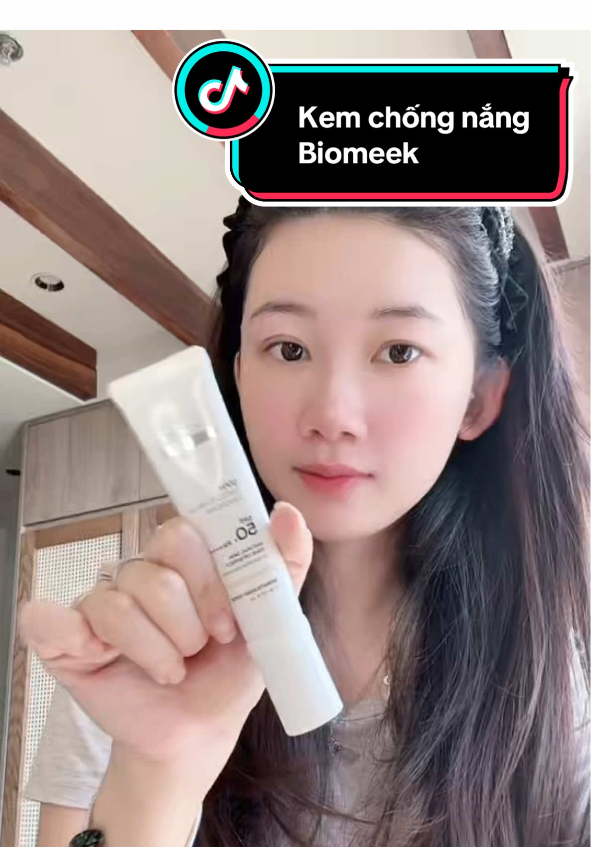 Kem chống nắng nâng tone Biomeek dc c Hà Linh review khe.n mng thoa hay vỗ đều uki mà ko vón, ko 🌶️ nha #kemchongnang #kemchongnangnangtone #kemchongnangkiemdau #biomeek #halinhofficial #xuhuong #goclamdep 