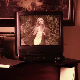 Ali’s pretty little lies💋.                           #alisondilaurentis#prettylittleliars#pll#beautiful#aestheticvideos#2000s#glowy#liars#shimmer#warm#coloring#A#gif#fyp#fypagee#fypageシ#fypag#foru#foruyou#foryour#foryouu#viral#
