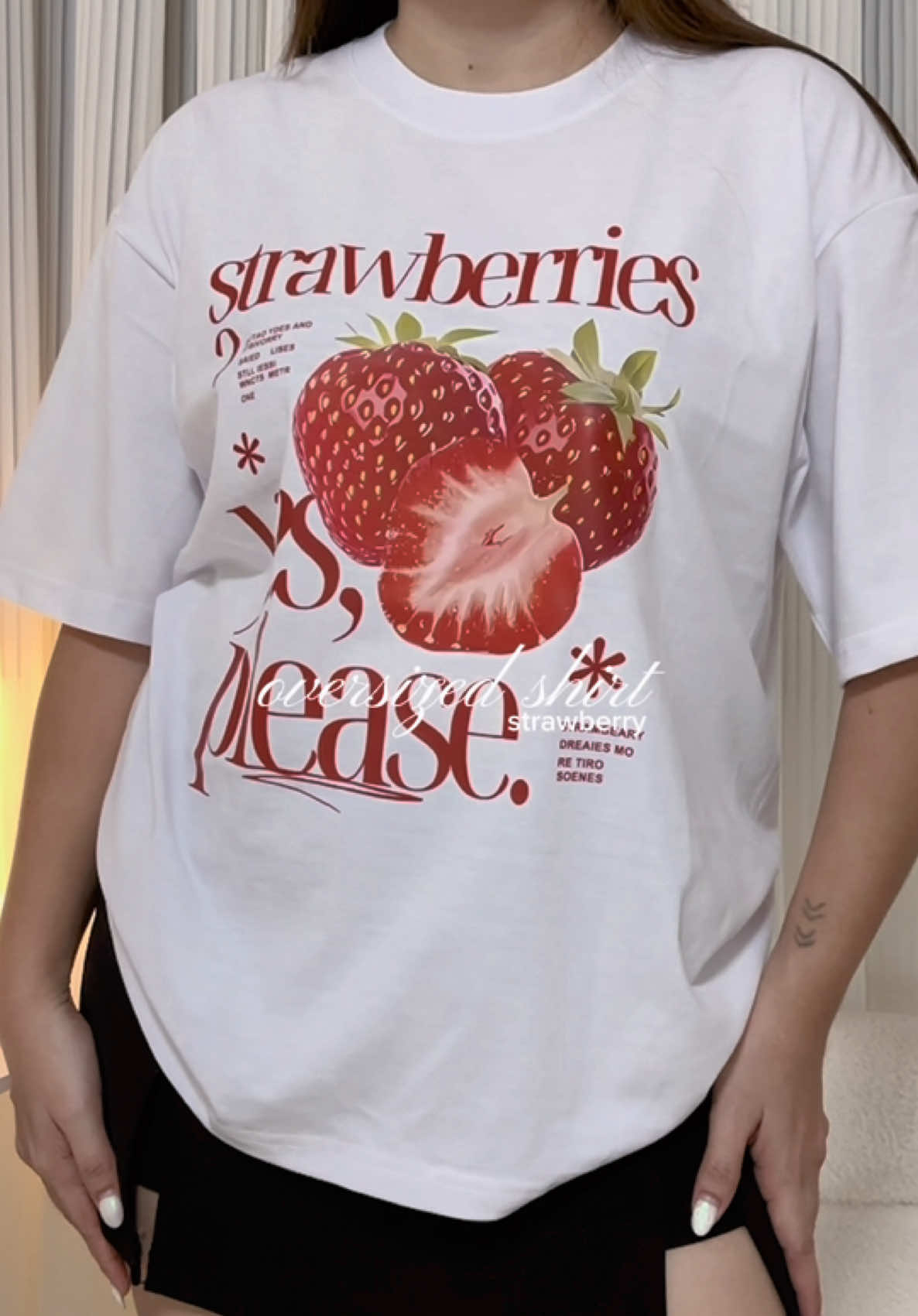 the cutest strawberry printed oversized shirt! 🍓✨ #strawberry #oversizedshirt #oversizedtshirt #tshirt 