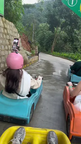 Mario karting Da Lat. Không đau đấy🤣🤣🤣 #mariokart #overtheedge #luckyboy #dalat #britsabroad #freindlyfire #funny 