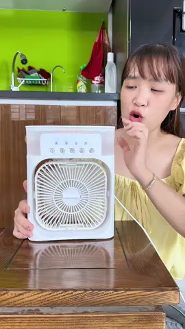 Vừa làm mát vừa phun sương kèm cả đèn ngủ 7 màu siêu hời  #yenhoareview #xuhuong #quatphunsuong #quatphunsuongmini #quatphunsuonglammat #quatphunsuongdeban #quatphunsuonggiatot  @Yến Hoa Review 