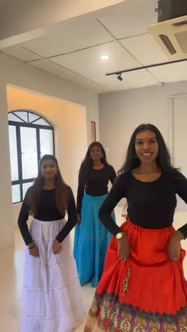 Viral Vayyarii❤️👀  Back here with another trending song  #dance #viral #viralvayyari #fyp #cover @Hamala ❤️