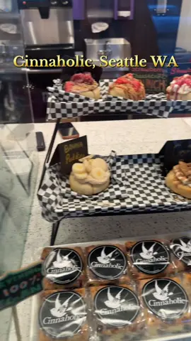 If you never been, GO, RUN!!! Save it & go check it out! Won’t regret it😋 #cinnaholic #cinnamonroll #delicious 