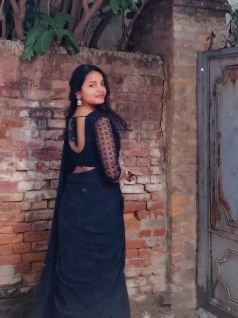 ✨🖤#fypシ #tiktok #trending #creatorsearchinsights#ktm  #retrosong #its_archana 