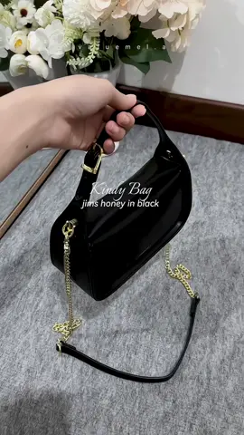 restock warna hitam #handbag #slingbag #tasselempang #jimshoneyindonesia 