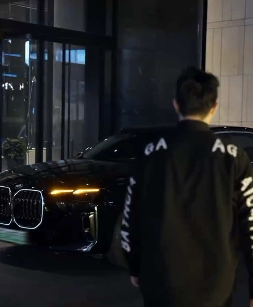 BMW làm chủ cuộc chơi. Anh em lương 5tr đi xe này ngầu đét #bmw #xedep #viral #xh 