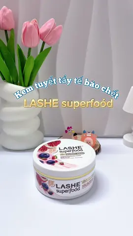 ✨ Tẩy da chết mà mịn như kem tuyết 🍧💜 Chạm vào là mê, mùi quả mọng thơm ngọt xỉu luôn á 😍 Da thì sạch – mịn – không hề khô căng nha! Ai mê skincare thì nên thử em này nha 👀 #lasheSuperfood #taydachetbody #reviewmypham #taytebaochet #beautytips #xuhuonglamdep #goclamdep #BeautyReview #skincare #fyp #viral #unboxcungchaang