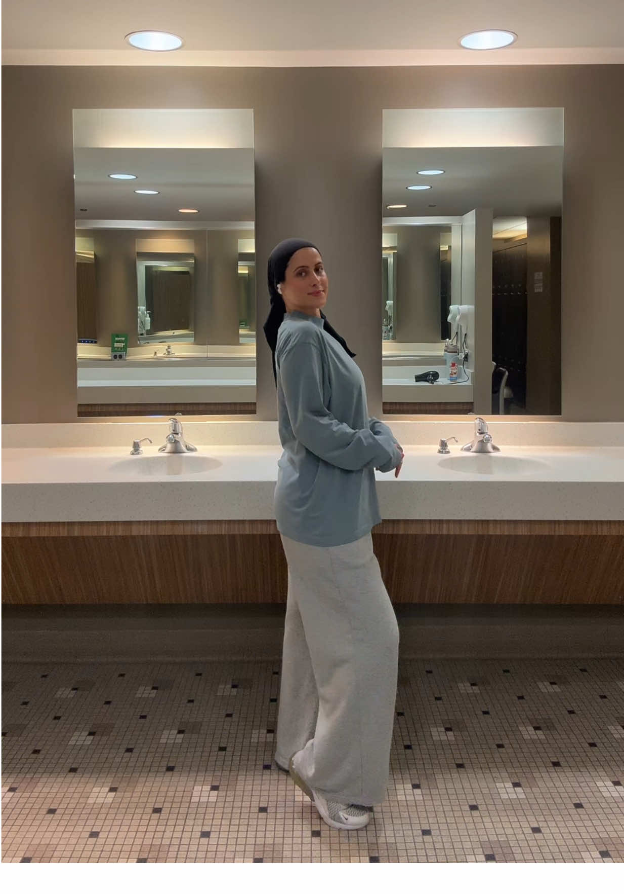 This fit is from @UNIQLO USA unfortunately in the men section hijabis understand why the men section #hijabitiktok #modestfashion #gym #muslim #islam #chicago 