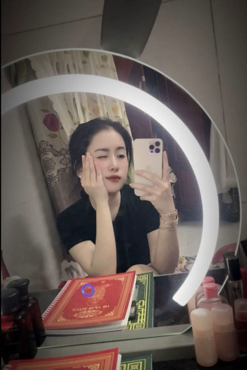 Hóa ra kẻ đáng thương nhất là kẻ chẳng thể nào nói ra nỗi khổ tâm của bản thân, Bình thản đến mức đau lòng Rồi lại lủi thủi khóc một mình..!!  #mytam #2412 