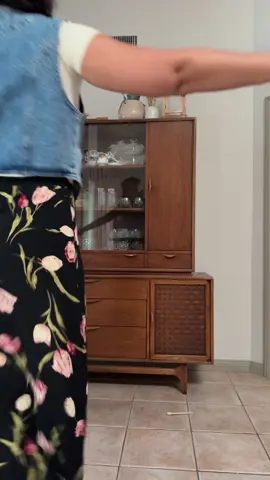 Every 90s mom’s favorite outfit #fyp #momlife #OOTD #fitcheck #summerootd #MomsofTikTok 