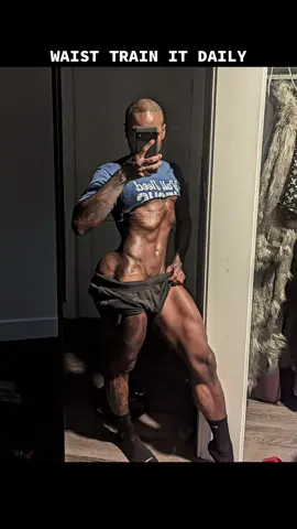 The body on my baby, organic no mods #waisttrain #waistgoals #motivation 