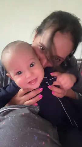 Si yo lo pari me lo puedo comer 🤣 #mamadedos 