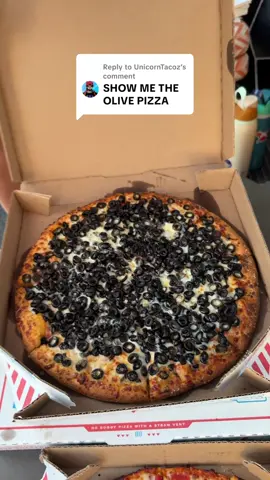 Replying to @UnicornTacoz me, my nephew Kam and Uncle Afshin love olive on pizzas and Domino's came throughhhh for us. 😭😭😭 should we do this elsewhere and see if the pizza gets better?! Who has the best olives??! I gotta do an onion 🧅 one next 😭😭 👇🏽👇🏽👇🏽👇🏽