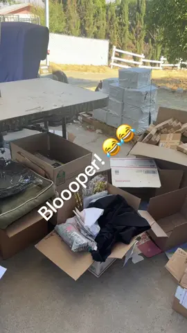 sometimes it takes more than one take 😂😂😂#blooper #neveradullmoment #couplegoals #SmallBusiness 